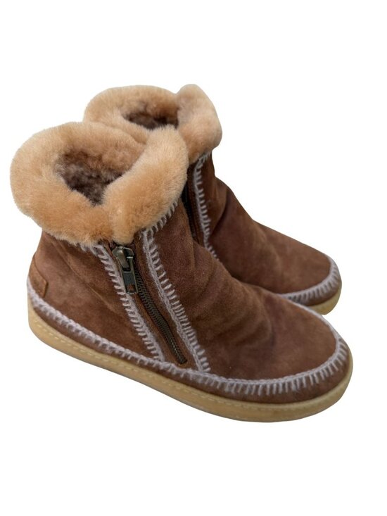 Laidback London Shoes - Setsu Crochet Side Zip Ankle Boot Camel Suede 40